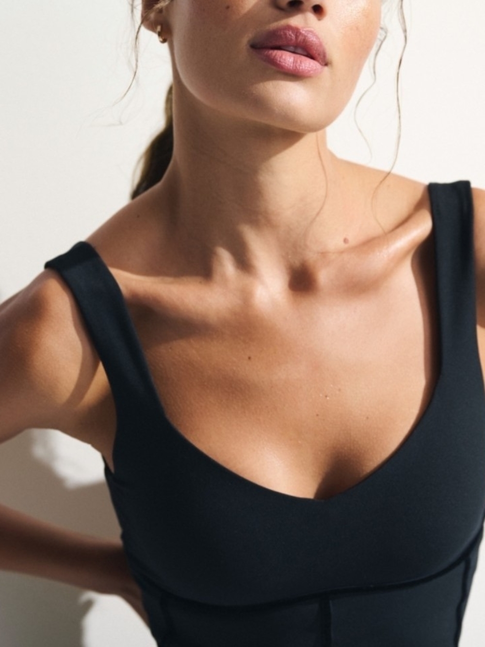 NWT Abercrombie & Fitch YPB SculptLUX Velvet Stripe Tank In Black - S - Picture 4 of 12